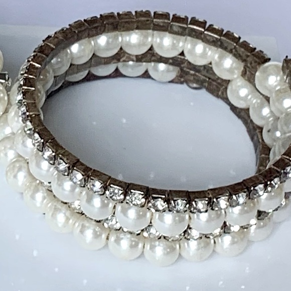 🐝 Bundle🐝 NWOT 2 Faux Pearl & Rhinestone Stretch & Wrap Bracelets - Picture 8 of 13